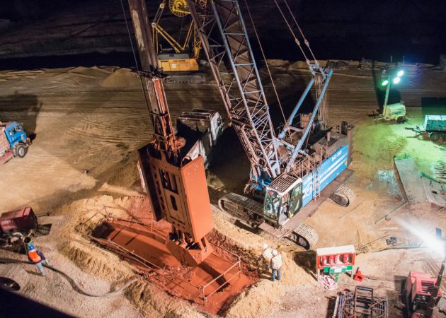 Foundiz - Diaphragm wall crane